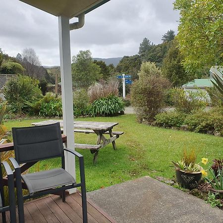 Kauri Coast Top 10 Holiday Park Kaihu Екстер'єр фото