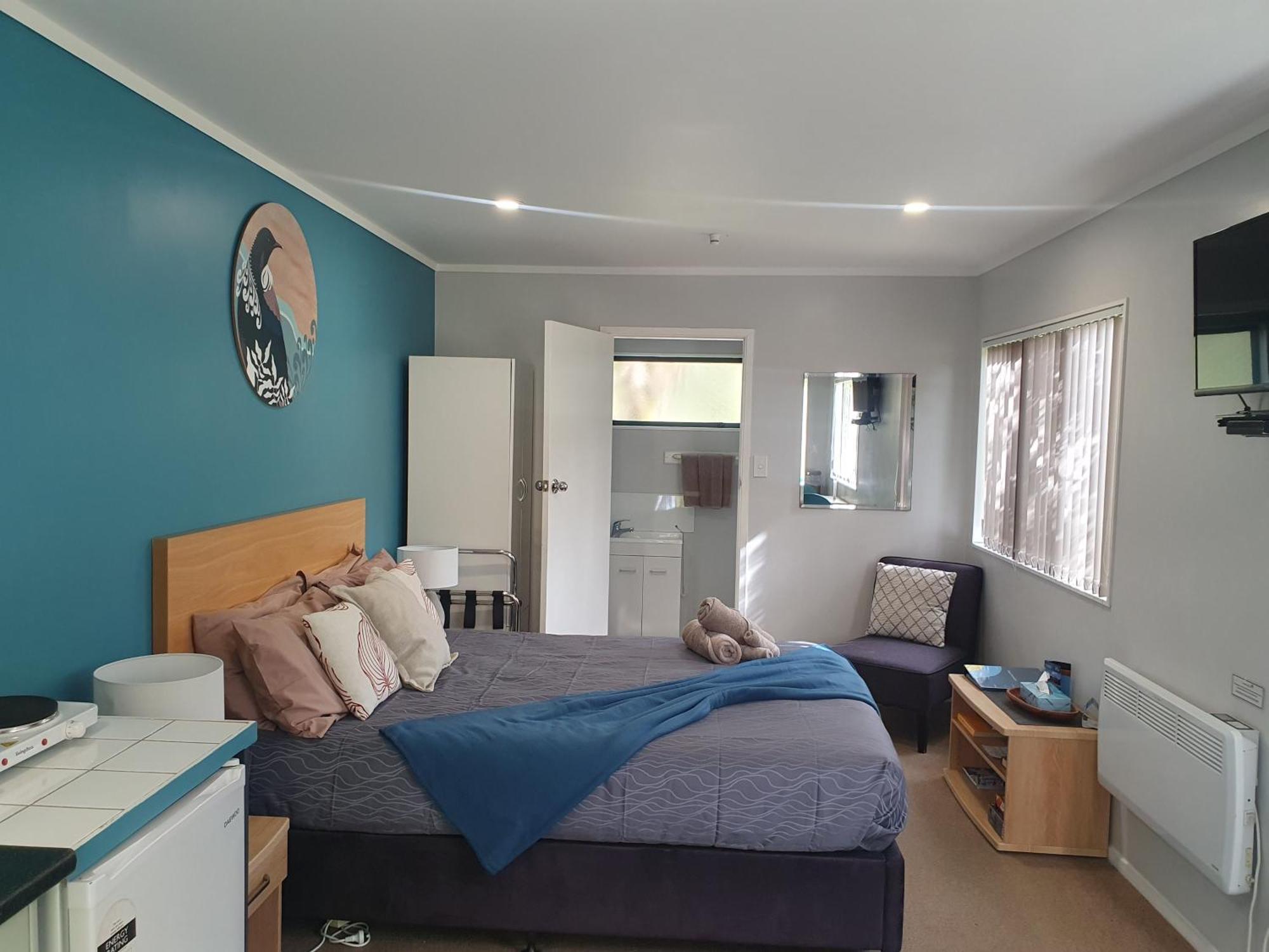 Kauri Coast Top 10 Holiday Park Kaihu Екстер'єр фото