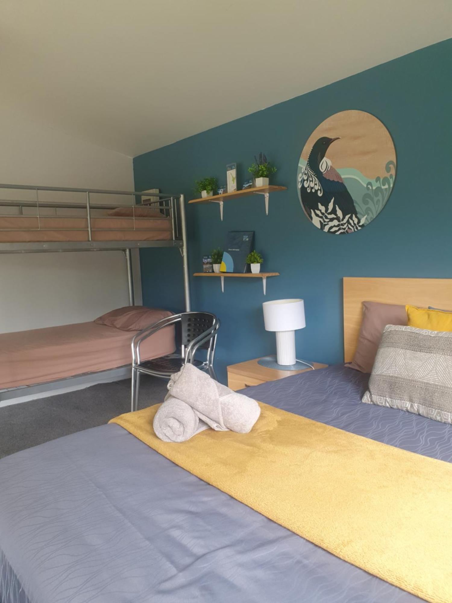 Kauri Coast Top 10 Holiday Park Kaihu Екстер'єр фото